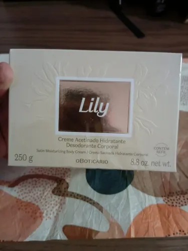 Creme Acetinado Hidratante Desodorante Corporal Lily 250G