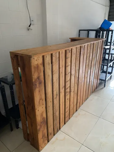 Balcão de madeira 