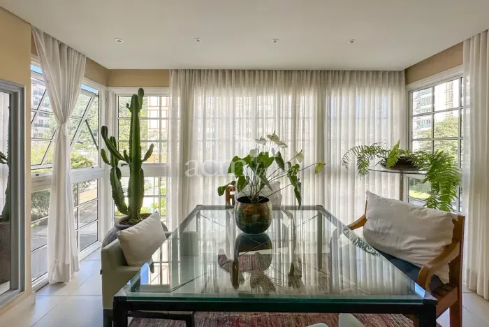 Condomínio Granja Brasil Itaipava. Apartamento sol da manhã, moderno