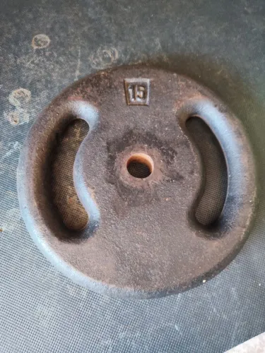 1 anilha ferro 15kg por 110 reais. Retirar em são Bernardo do campo