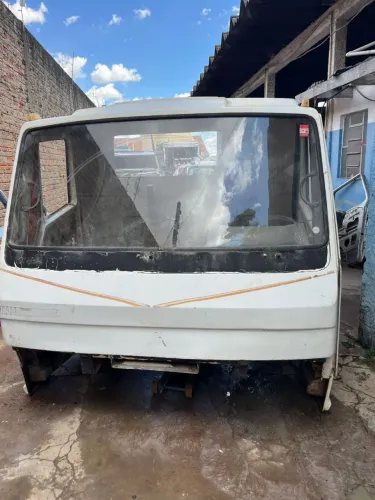 Vendo cabine de caminhão Agrale, modelo 1800D