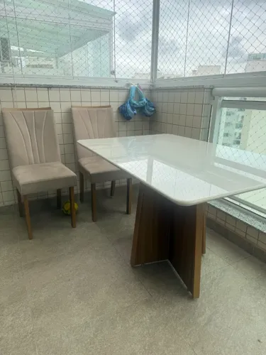 Mesa de Jantar 4 lugares ( com 2 cadeiras) 