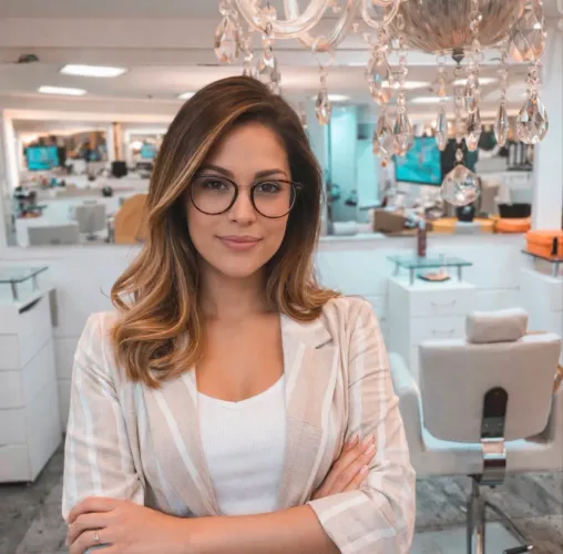 OPORTUNIDADE - SALÃO DE BELEZA COMPLETO E EM FUNCIONAMENTO