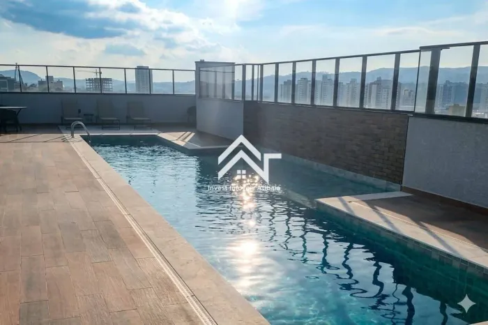 2 dormitórios, 1 suíte com planejados ! Piscina no Rooftop.