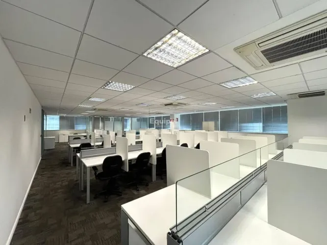 Andar comercial para alugar no Gutierrez | 200 m² e 2 vagas