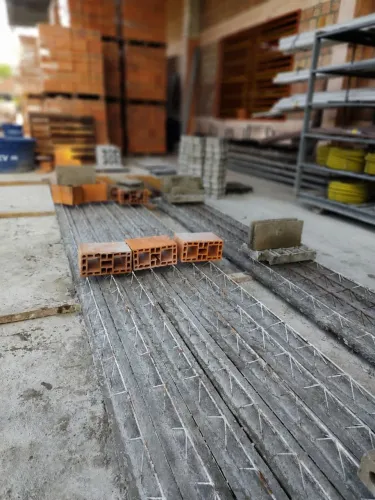 Vaga para auxiliar de produção de vigotas de concreto
