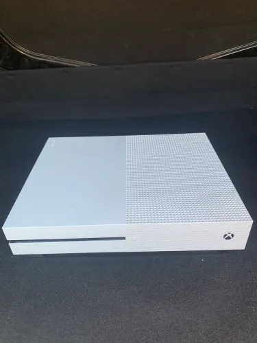 Xbox one S muito novo!!!