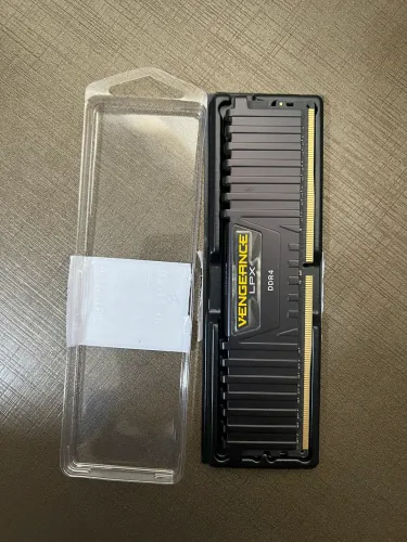 Memória RAM 4GB DDR4 VENGEANCE LPX 2133MHz