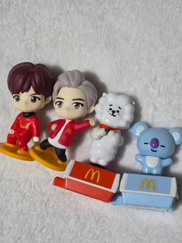 Bonecos Bts McDonald's com Caixa limitada