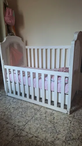 Berço que vira cama