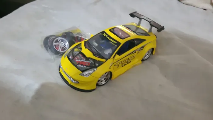 Miniatura Toyota Celica 1/24 kentoys