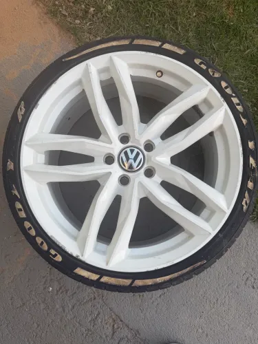 Roda Volkswagen Aro Grande Branca + Pneu Goodyear