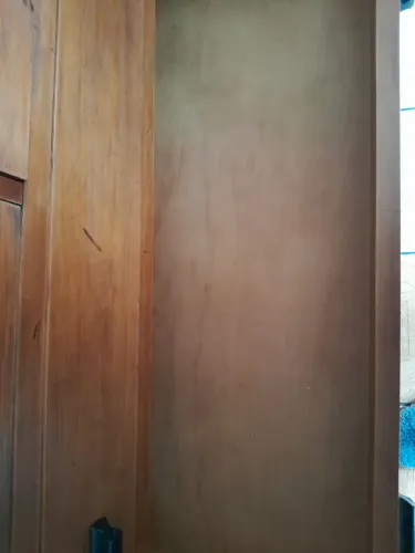 Vende comonda de madeira semi nova .