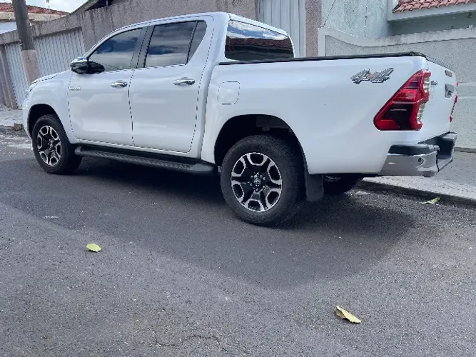 Toyota Hilux CD SRX 4X4 2.8 TDI 16V Diesel Aut. 2021