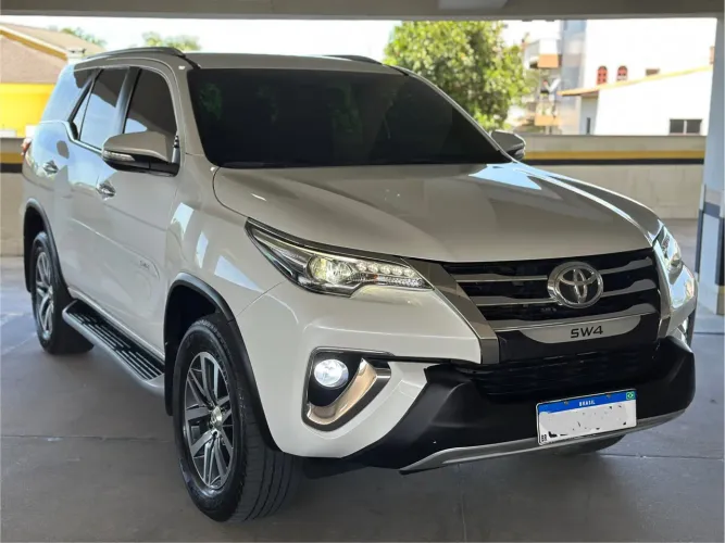 Toyota Hilux SW4 SRX 4X4 2.8 TDI 16V Dies. Aut. 2017
