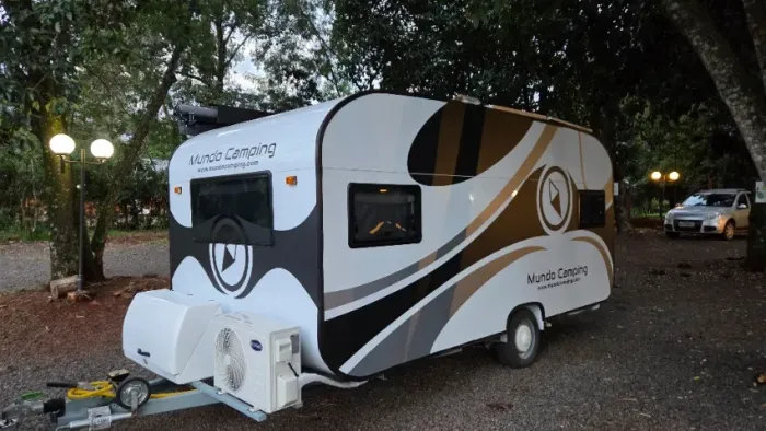 Trailer Turiscar Brilhante Mundo Camping Luxo