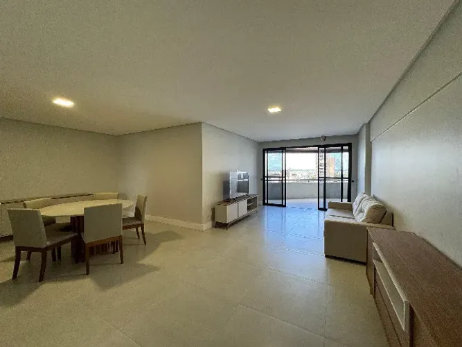 Apartamento com 3 suítes para locação no Edifício Twin Towers