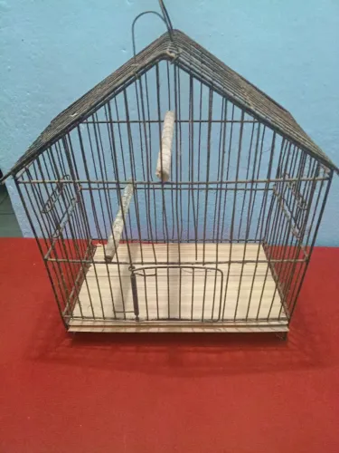 Gaiola de ferro pequena 