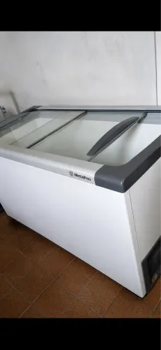 Freezer Metalfrio 399litros