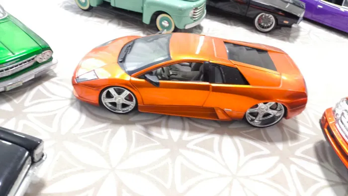 Lamborghini 1/18 linda