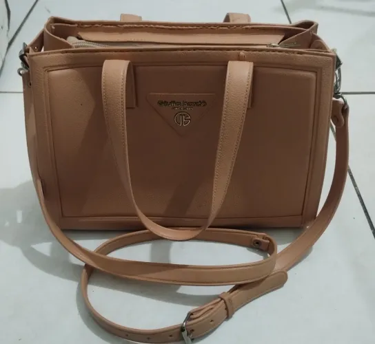 Linda bolsa Giulia Bardô, duas opções de uso