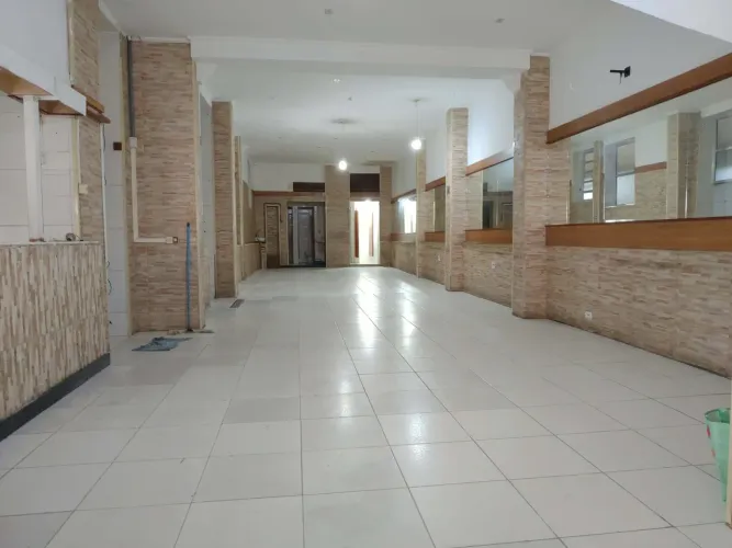 LOJA ótima para restaurantes, bares, comércios em geral, próximo ao Metrô Liberdade