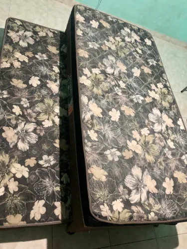Vendo cama box solteiro 