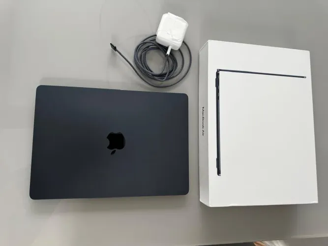 Vendo MacBook Air M4 ? Estado de Novo
