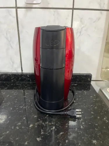 Cafeteira três corações usada poucas vezes.