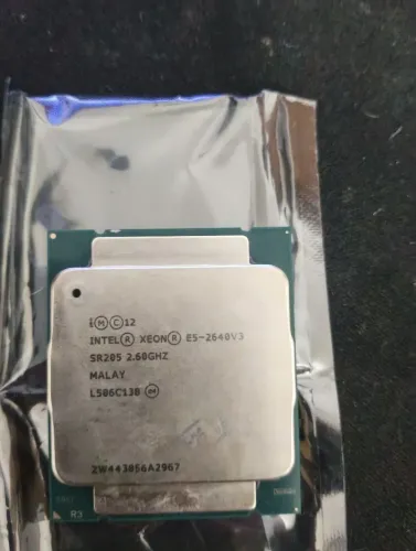 Xeon E5 2640v3 em perfeitas condições. Comprei mas nunca usei o processador.