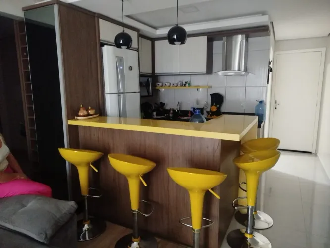 Vendo 5 banquetas amarelas