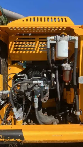 Escavadeira JCB 210 2019