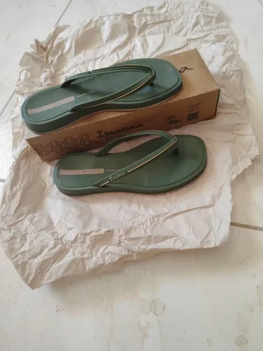 Chinelo Feminino Glow Ipanema verde oliva número 35