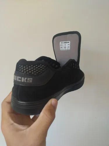 Tênis hocks em perfeito estado