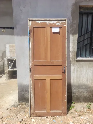 Vendo porta de madeira 
