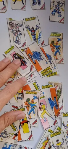 Super lote de 111 figurinhas Buble Jaspion anos 89+pacote Buble+figurinha raridade única!