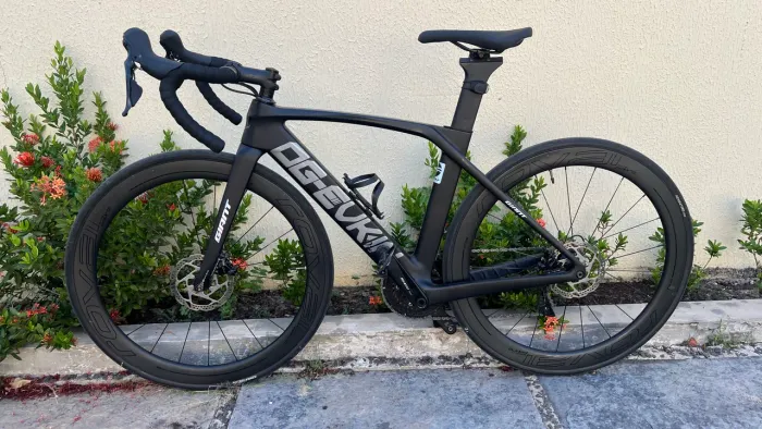 BICICLETA SPEED EM CARBONO