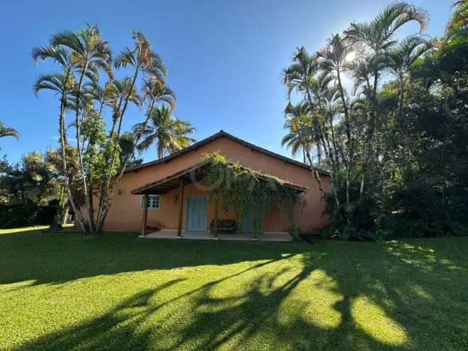 Casa clássica de praia em 3 lotes