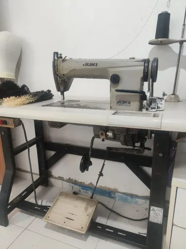Máquina de Costura Industrial Reta Juki Usada - Funcionando