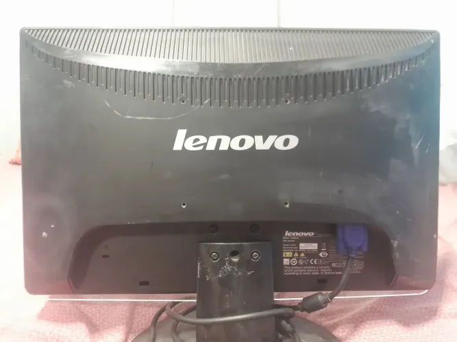 Monitor Lenovo 
