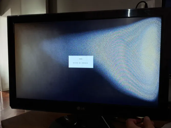 Monitor Flatron LG e2340v no estado