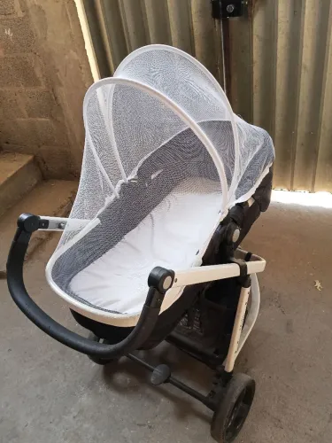 Vendo carrinho de bebê