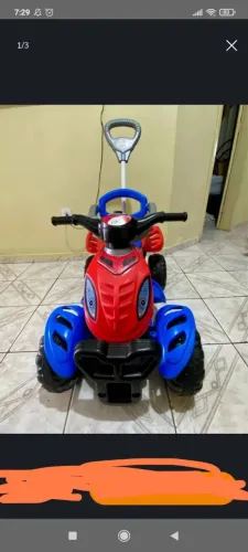 Vendo um carrinho de passeio para menino m bom estado de 