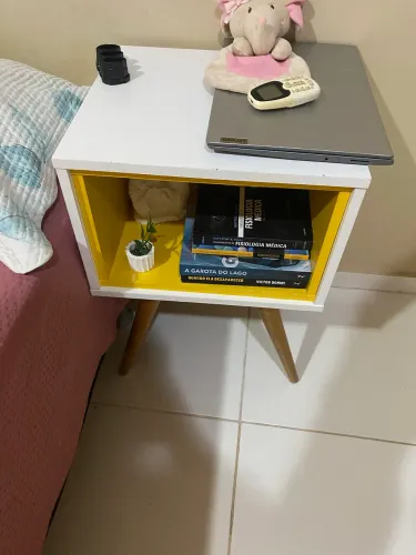 Mesa de cabeceira 