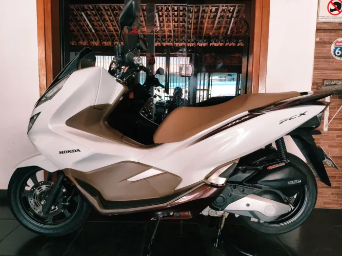 HONDA PCX DLX 2021 COM 11600 KM
