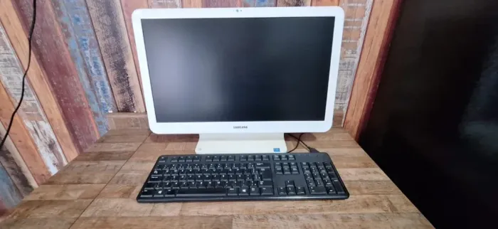 COMPUTADOR SAMSUNG ALL- ONE - RAPIDO, COMPLETO E IMPECAVEL, SSD 480GB, 8GB RAM