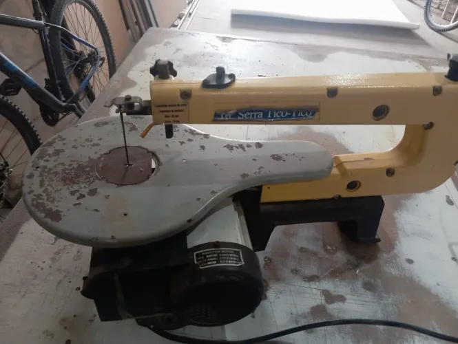 Serra tico tico de bancada 