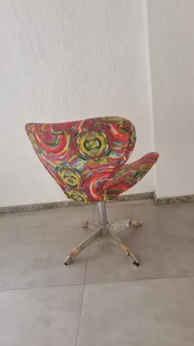 Cadeira decorativa confortável 