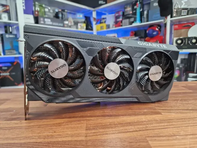 PLACA DE VIDEO RTX 4070 SUPER 12GB