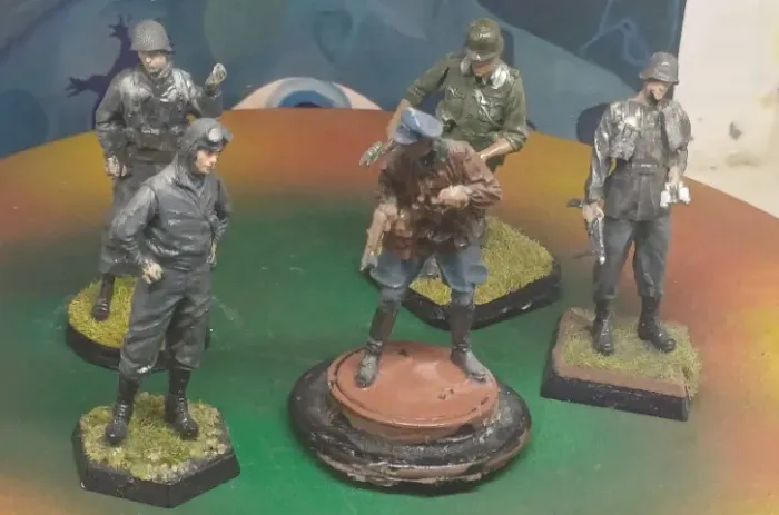 FIGURAS MILITARES ESCALA MONTADAS E PINTADAS.